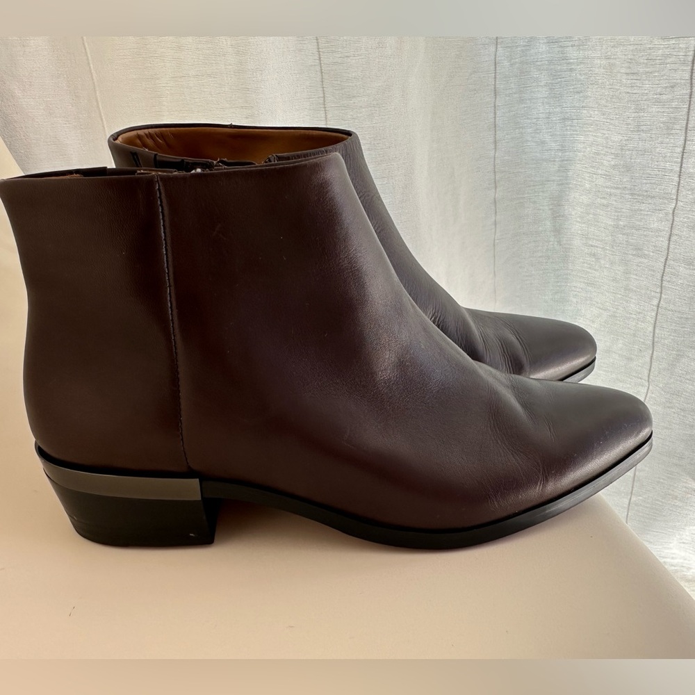 Coach size 7 brown leather booties